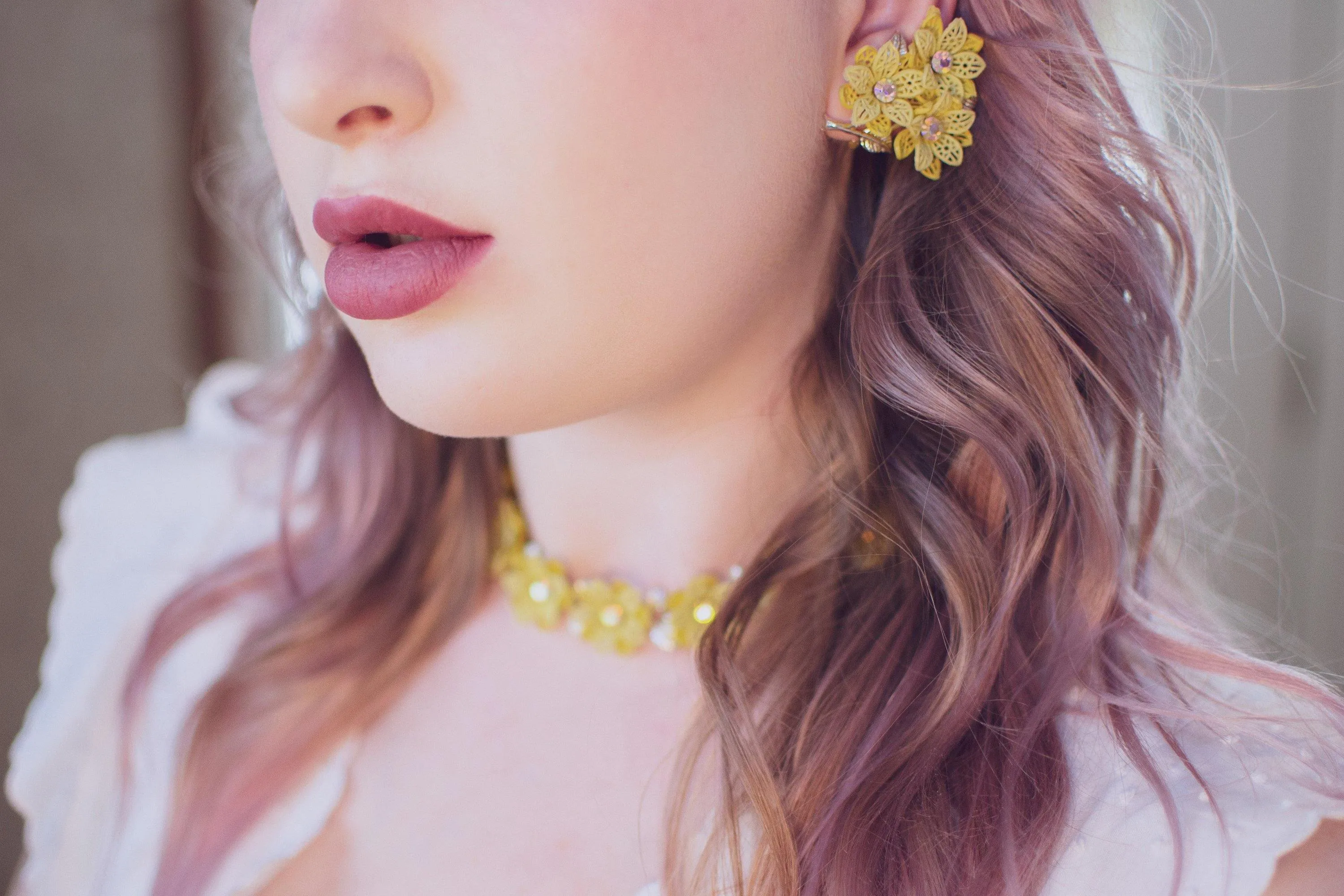 Vintage Yellow Flower Choker Necklace with Aurora Borealis Crystals