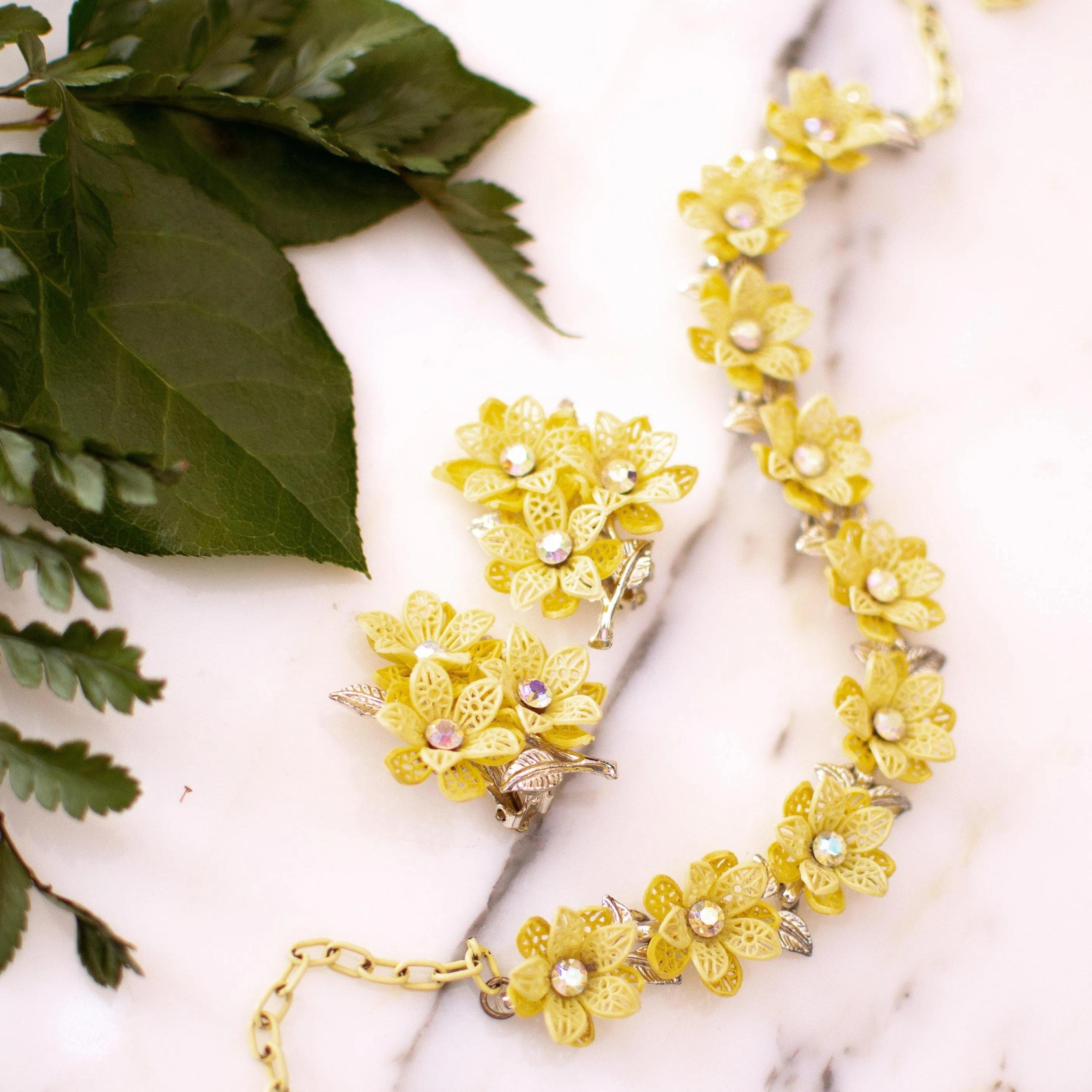 Vintage Yellow Flower Choker Necklace with Aurora Borealis Crystals