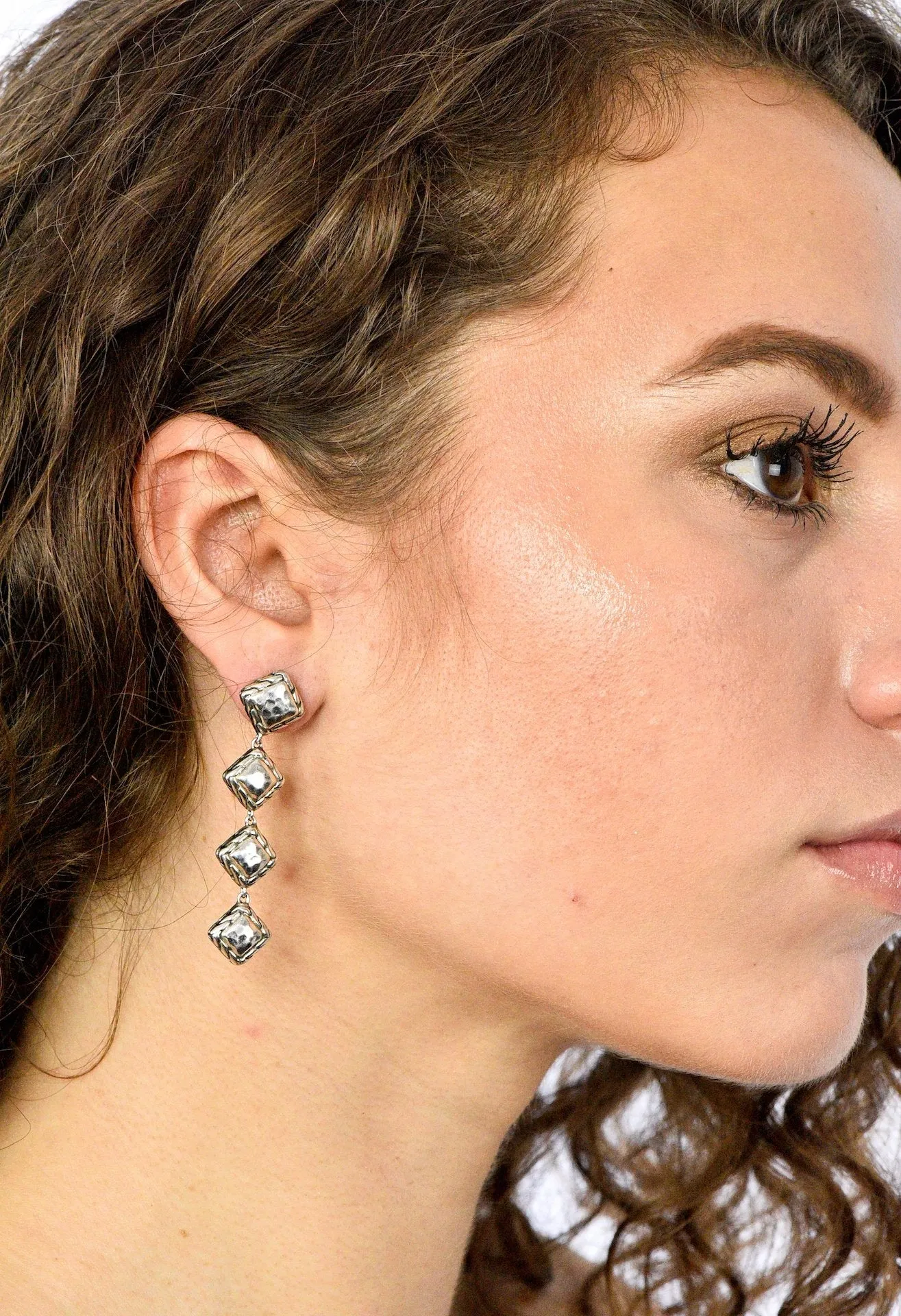 We- 1886 John Hardy Sterling Silver Classic Chain Sugarloaf Drop Earrings