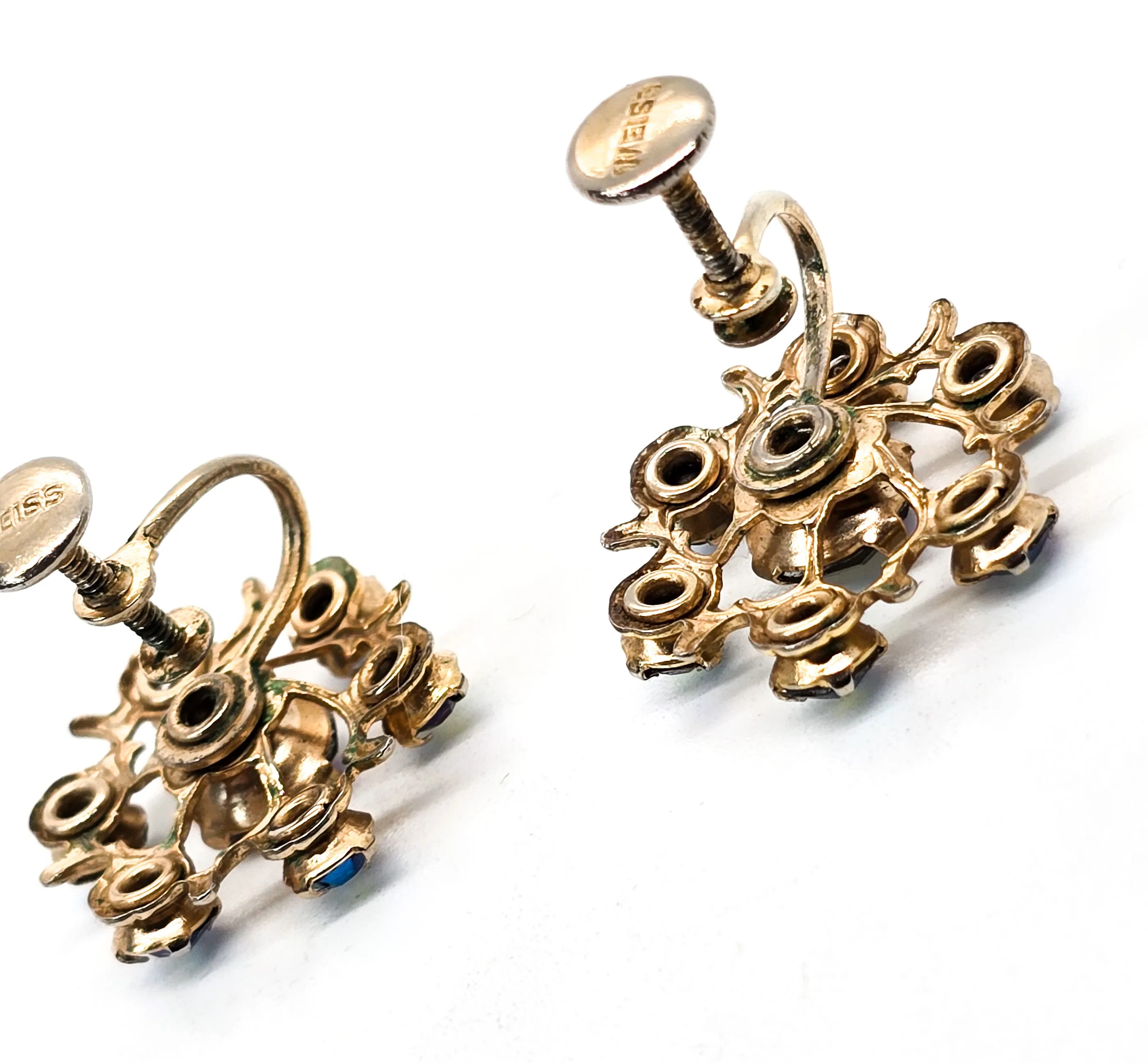 Weiss blue aurora borealis rhinestone gold toned flower vintage screw back earrings